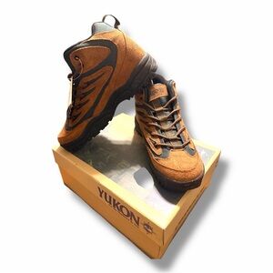 NIB Yukon Mens Brown & Black Leather Hiking Boots Lace Up Hiking Camping 7.5 M